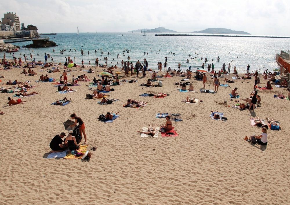 Pláž de Catalans v Marseille.