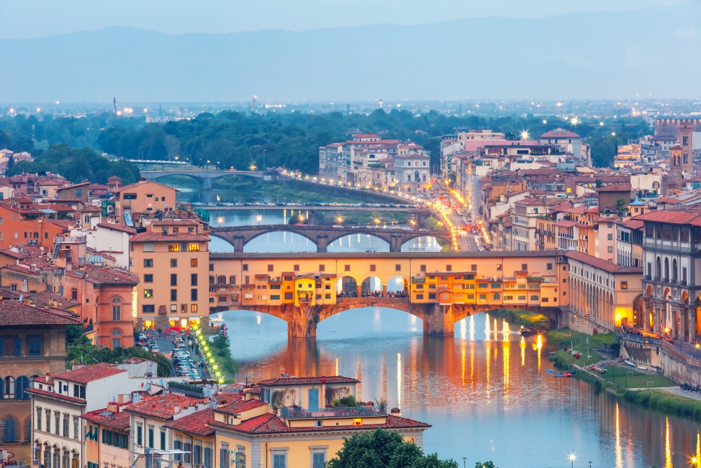 Řeka Arno je jednou z dominant Florencie.