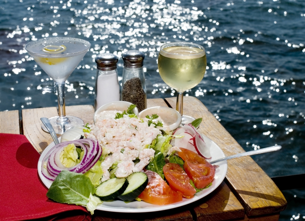 bigstock-Fine-Dining-On-The-Water-2267839