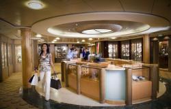 Celebrity Constellation - Celebrity Cruises - obchody na nákupní promenádě lodi