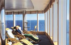 MSC Armonia - MSC Cruises - odpočívající žena s výhledem na moře