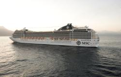 MSC Poesia - MSC Cruises - pohled na levobok lodi