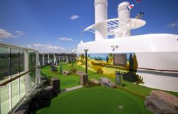 Serenade of the Seas - Royal Caribbean International - mini golfové hřiště na lodi