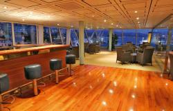 Costa Classica - Costa Cruises - elegantní bar na lodi s romantickým výhledem ven