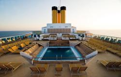 Costa neoRomantica - Costa Cruises - hlavní bazén na horní palubě lodi